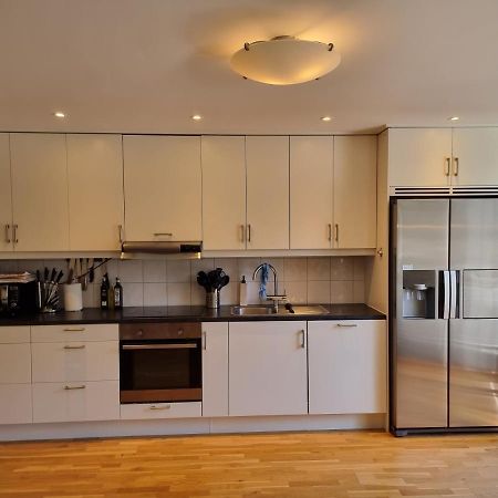 Trevlig Laegenhet Naera Stroemstad Centrum ภายนอก รูปภาพ